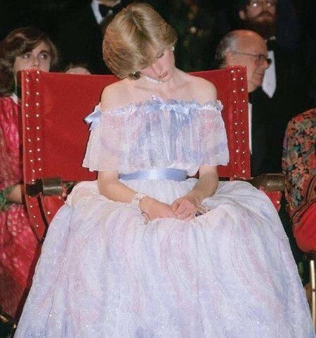 谁是最美英国王妃？戴安娜美如天仙，凯特优雅，梅根女人味十足！