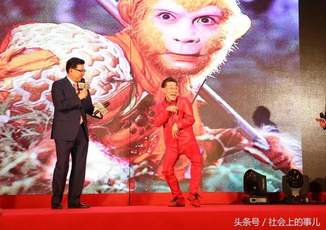 面对死亡报道，吴京发文“健在”，共青团微博点名