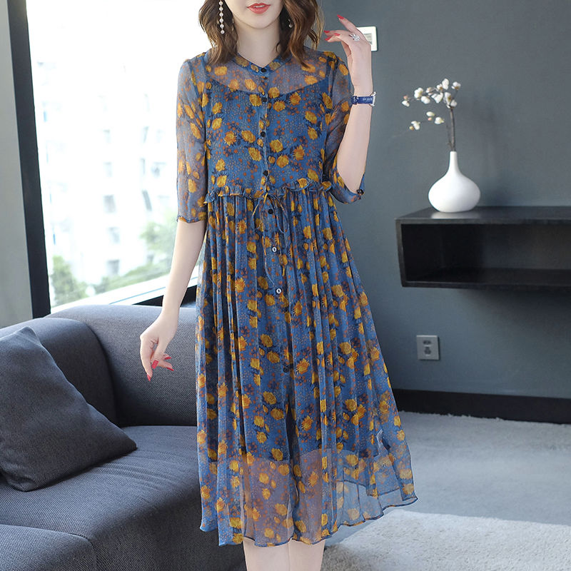 难怪妈妈越来越贵妇味，原来是穿了这样的a字裙，简直美呆了