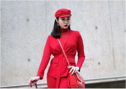 【轻松】看着卷发就头疼？赶紧去美发店做离子烫，轻松摆脱自然卷