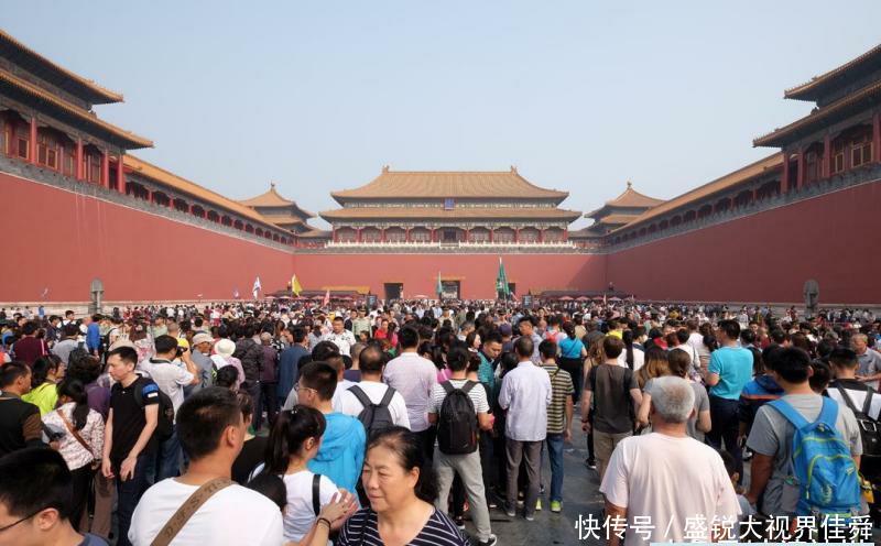 连环相撞、拥堵事故、黄金周遭罪,为啥不能恢复、设立12个黄金周