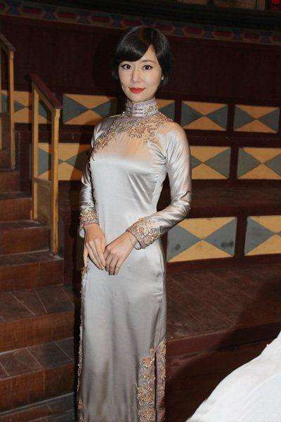 林心如再穿旗袍, 大气优雅, 这回不是50岁大妈了!