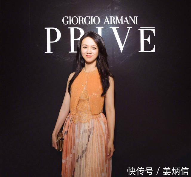 平时穿得像路人，一上台却惊艳众人，汤唯给女明星做了最好示范！