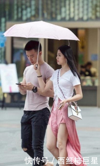 『 美女』散发十足女人味!,迷人靓丽的美女街拍:身材高挑有型的美女