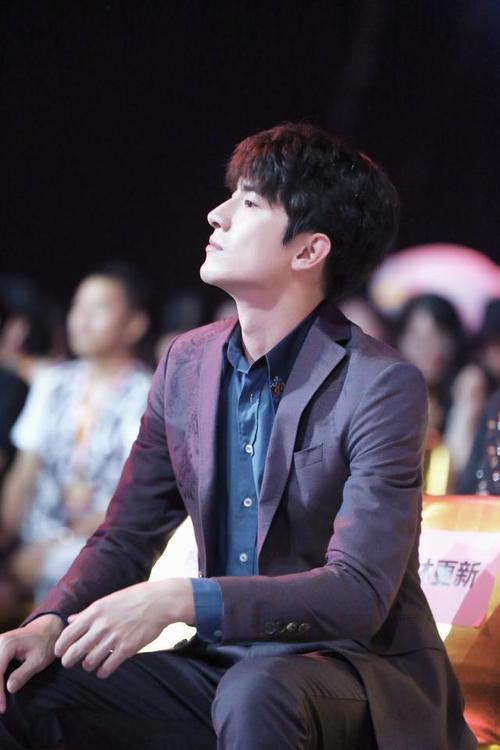 面对谣言：赵丽颖可爱，林更新霸气+委屈气泡