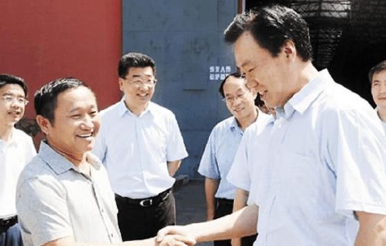 他14岁做生意，为运输1亿买来的机器拆收费站2度蝉联辽宁首富