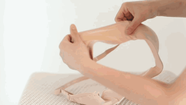 这么穿内衣，远离乳腺疾病!胸越来越大，舒服得好像没穿一样!