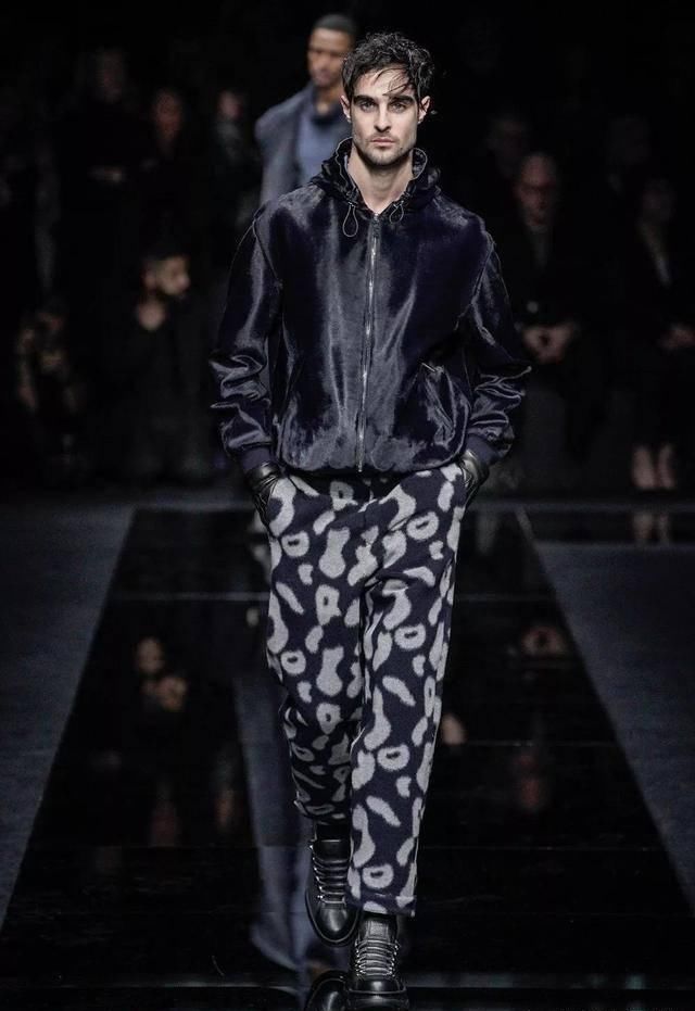  「延续」85岁的Armani先生，一直延续自己的风格，优雅简约的更加年轻化