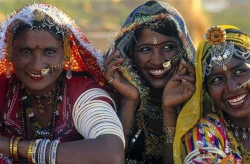 为什么在印度旅游，最好远离戴鼻环的女人？导游：容易惹祸上身