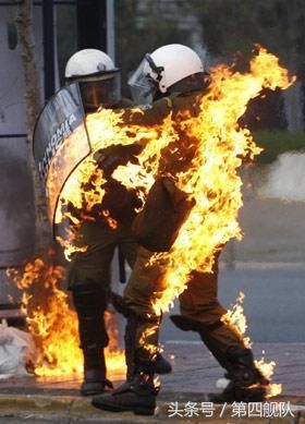 现代燃烧弹弹种日趋增多,杀伤力到底有多强?