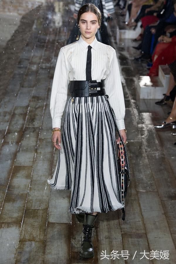 大美媛服饰迪奥2019早春度假系列时装秀