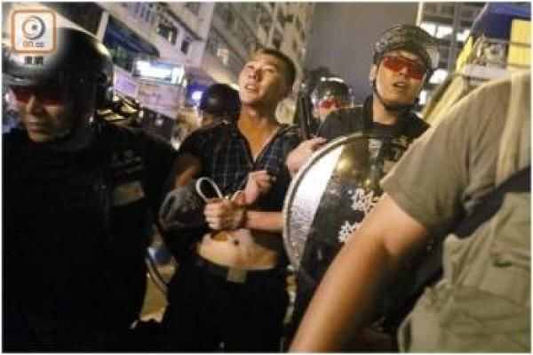  #会长#示威者昨夜又聚众被拘捕11人，浸大学生会长涉嫌“盗窃”