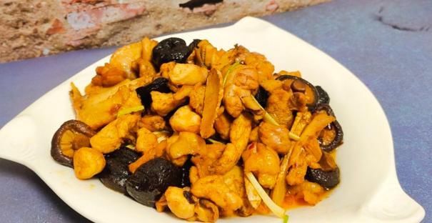  『意大利』茶树菇炖鸡汤、香菇炒鸡块、香鸡煲、韭菜意大利面