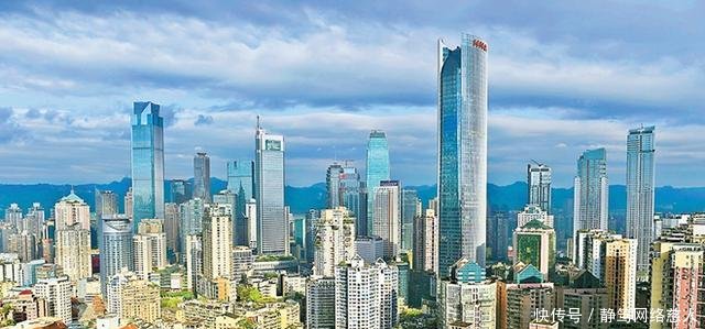 向上长! 重庆已建成(封顶)的七大摩天楼, 看看重庆未来的摩天楼