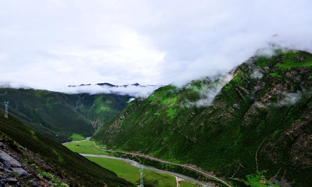 到西藏地区旅行，开什么车好？必须是越野车吗