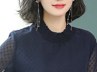 入秋下雨天微凉，多穿些这样的小衫，高挑又洋气，美的挪不开眼