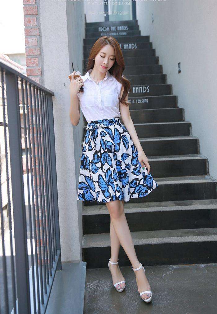 街拍：小姐姐穿上连衣裙非常漂亮, 气质满满的, 女神范爆表呀