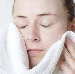 轻轻一刷，螨虫、痘痘黑头去无踪，还你光滑透亮好皮肤!