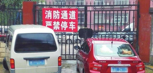  「内行人」为何国内堵车这么严重？内行人：真不是车多的原因