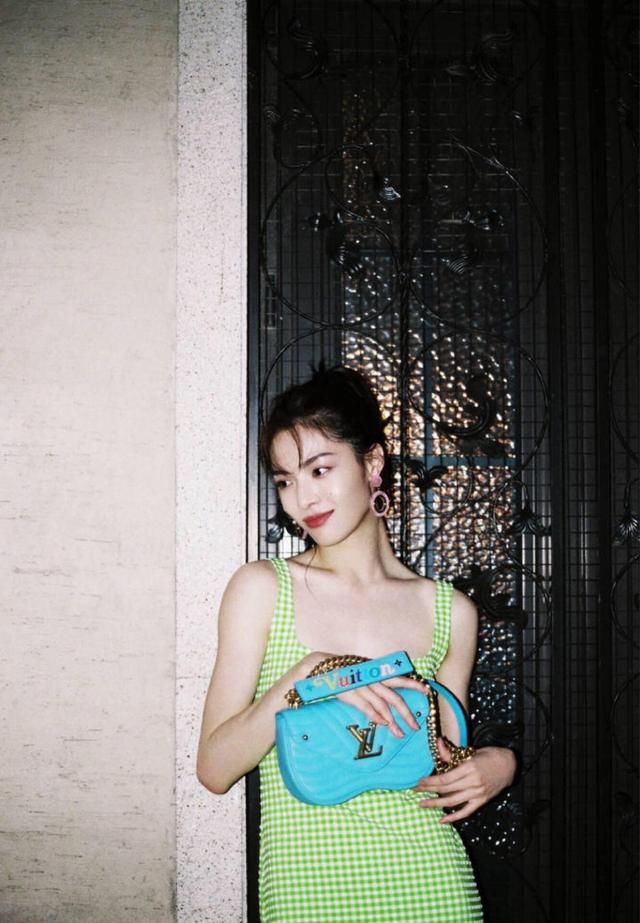 夏天就是喜欢钟楚曦这范儿，凉爽又特精致，真心是美！