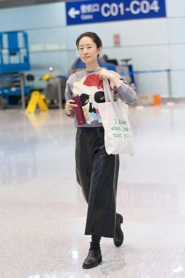 刘敏涛长张“显老”脸，平时穿着很朴素，要是认真打扮美到开挂!