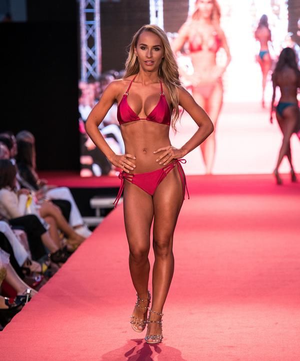 奔驰BFD时装周揭秘2019年比基尼元素潮流新趋势