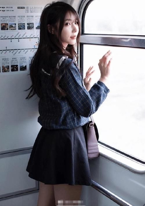  臀裙：格子衬衫配包臀裙, 森系女生, 真是清新甜美