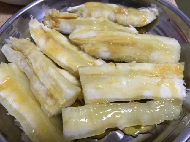 朋友圈晒越南这一美食，却被闺蜜勒令有毒不能吃，得知真相尴尬了