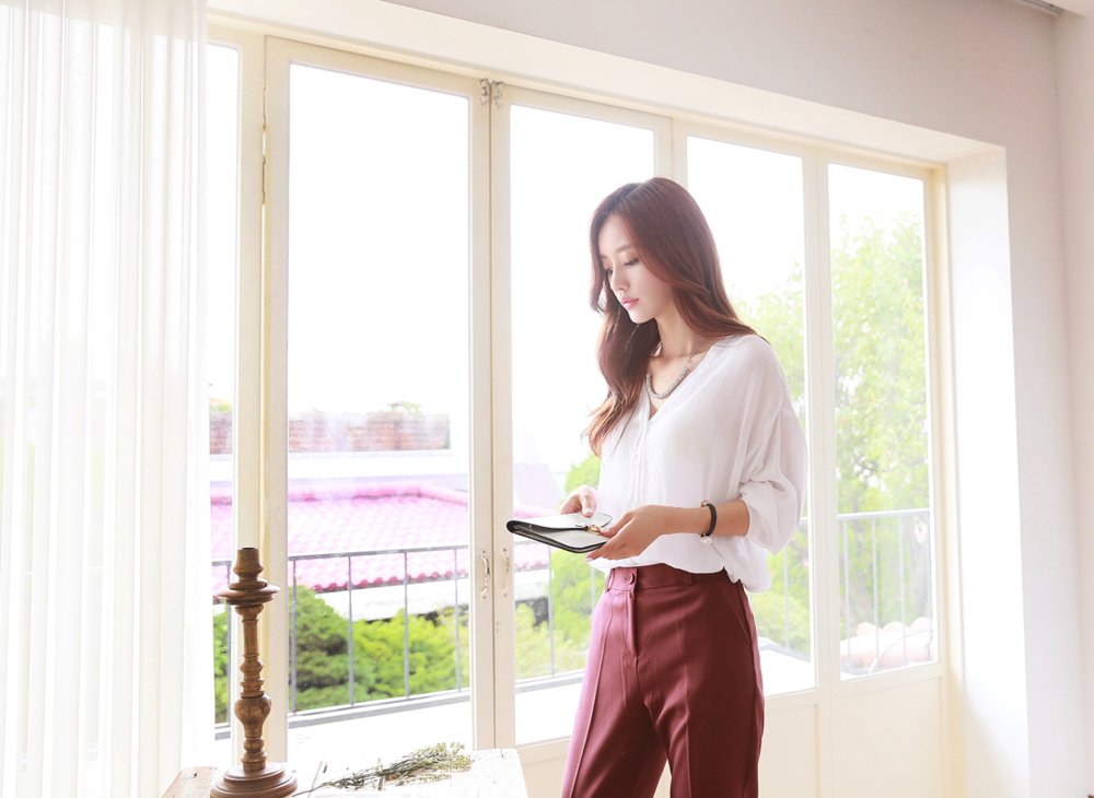 思念，在悠悠岁月里悄悄沉淀;执著，在遥遥守望中风化成石