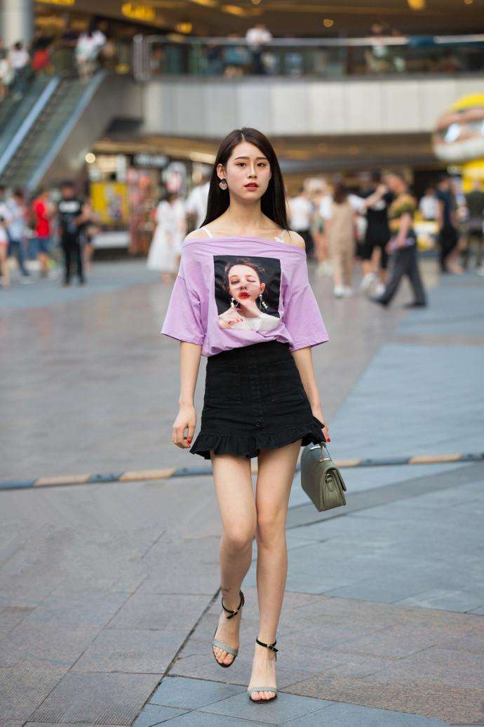 重庆街拍, 修身裙的美丽, 即使一个背影, 都让人过目不忘