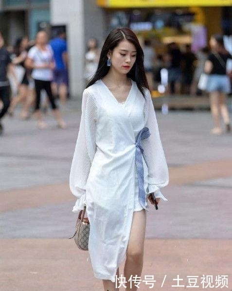 『摄影』摄影街拍:优雅迷人娇俏动人的小姐姐原来都是这么搭配衣服的