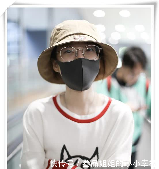 看了冯提莫的机场照，再看看周冬雨，网友直呼我宁愿做个胖子！