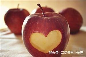 把苹果敷在脸上，一周后脸上发生了惊喜的变化，看完快告诉家人！