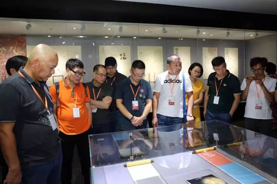 源于丝绸，高于丝绸:万事利丝香门第荣耀上市!