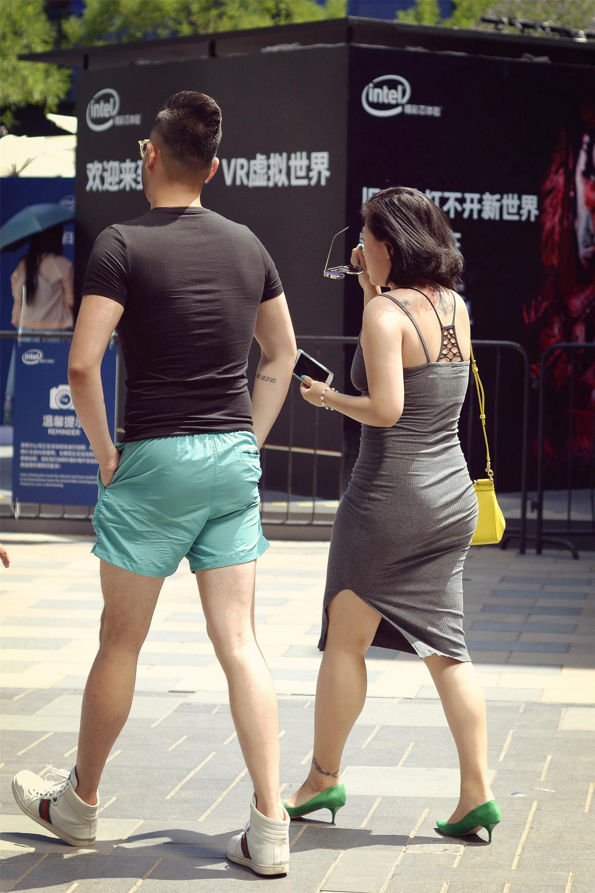 是不是身材丰盈的姑娘穿紧身裙才更漂亮？