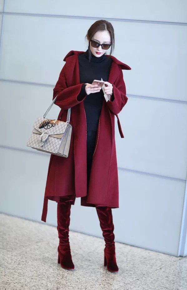 唐嫣宋茜亲自告诉你，秋冬穿什么流行色最显白!