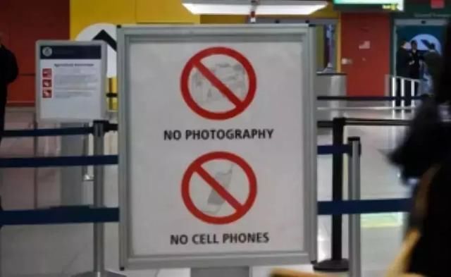 大使馆发警告:在机场看到这张纸，千万别摸手机!有人吃了大亏!