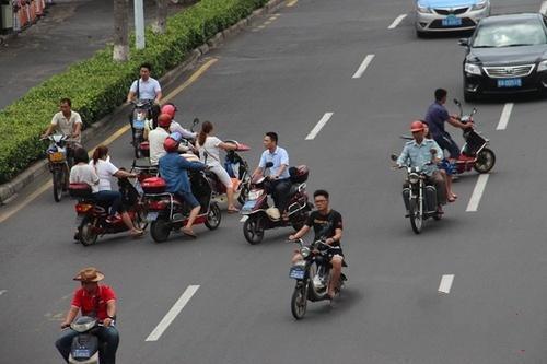 再过几天，电动车将执行“三禁一考”，农民：为啥跟电动车过不去