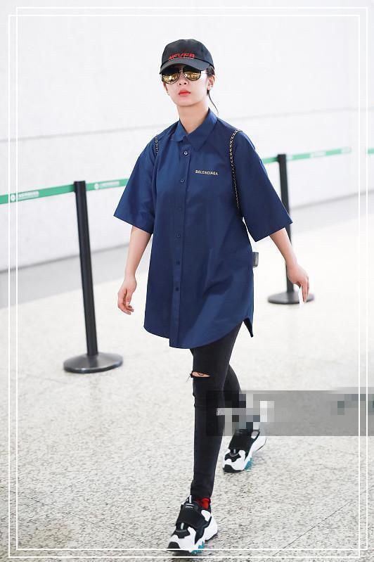 看了张雪迎的机场照，再看看杨紫，网友直呼:这状态差距也太大了