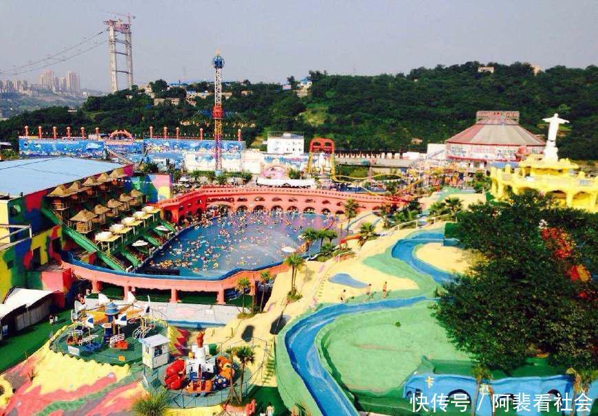 重庆又双叒叕火了！厕所容纳2千人成“网红”，名字最牛！