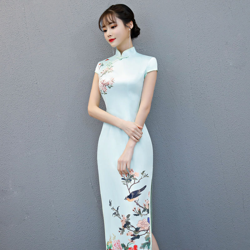 30-45岁的女人,就穿这样的旗袍,美丽大方尽显东方韵味