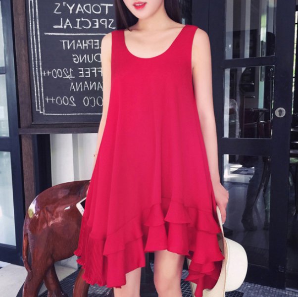 上身丰满的女人就穿紧身裙子，凹凸窈窕，魅力爆棚