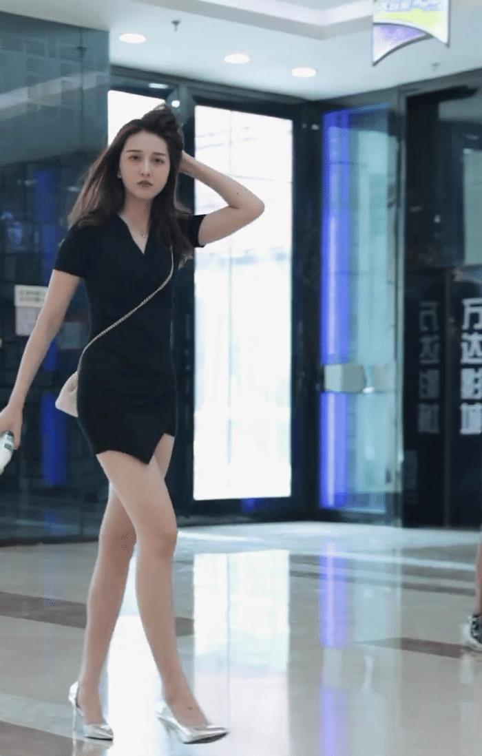『位女生』兄弟你不要一直拍啊,美女都不好意思了兄弟你不要一直拍啊,美女都不好意思了