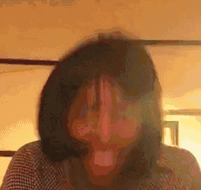 露脚踝过时了?今年秋天露袜子才是真时髦!