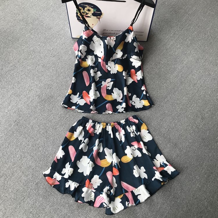 中国睡衣与日本睡衣的区别，瞧瞧下图就知道，网友:厉害了我的国