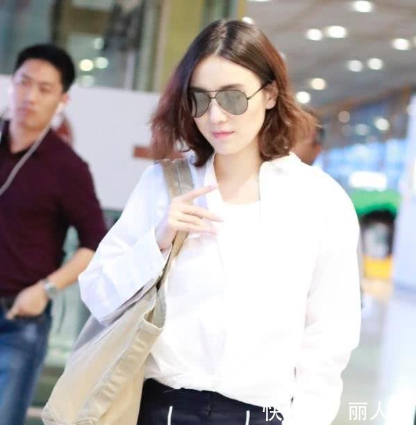 宋佳真是厉害了，在裙子上画两个“大方框”，穿出方形腿亮瞎了！