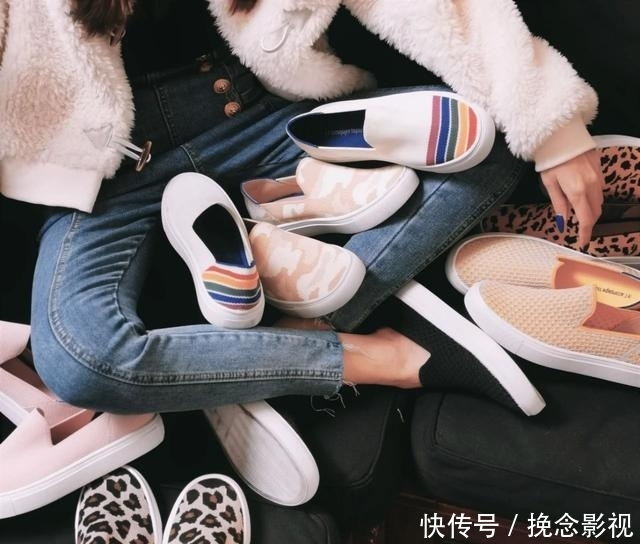  「这款」靴子已经out了，今年流行的是这款“鞋子”，时髦百搭不挑脚型
