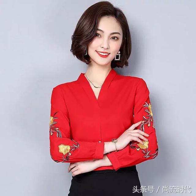 裙子扔了吧，烂大街！今秋妈妈换上小衫+打底裤，美的看不出