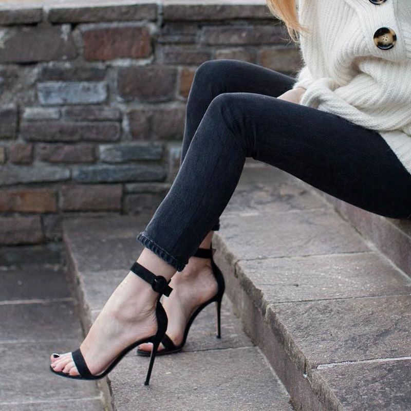 只有细跟高跟鞋，才能穿出女人的万种风情!让你足下生风，迷死人