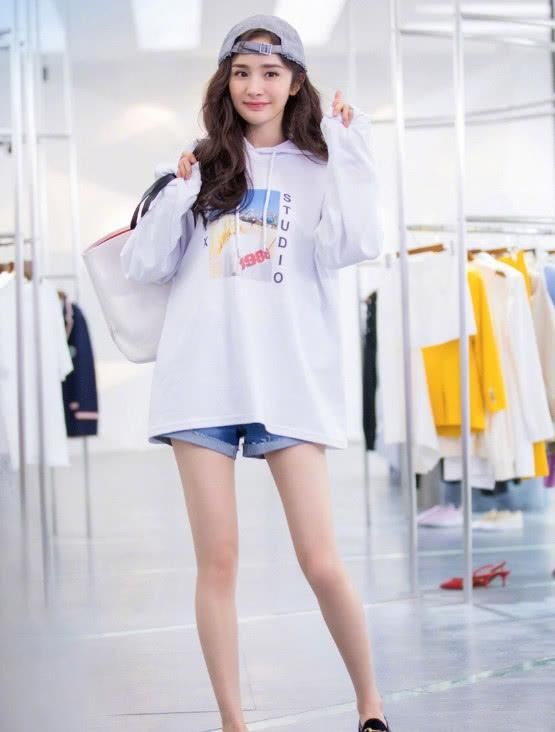 没有滤镜的杨幂身材垮了？肚子都松了，网友：巨丑无比！